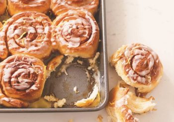 Cinnamon curd buns